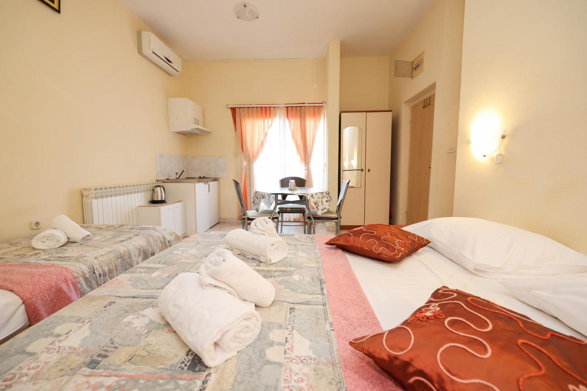 Beachfront Apartments Jermen Sukošan Extérieur photo