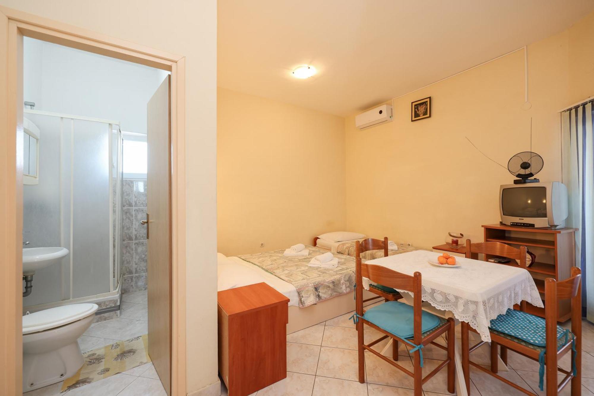 Beachfront Apartments Jermen Sukošan Extérieur photo