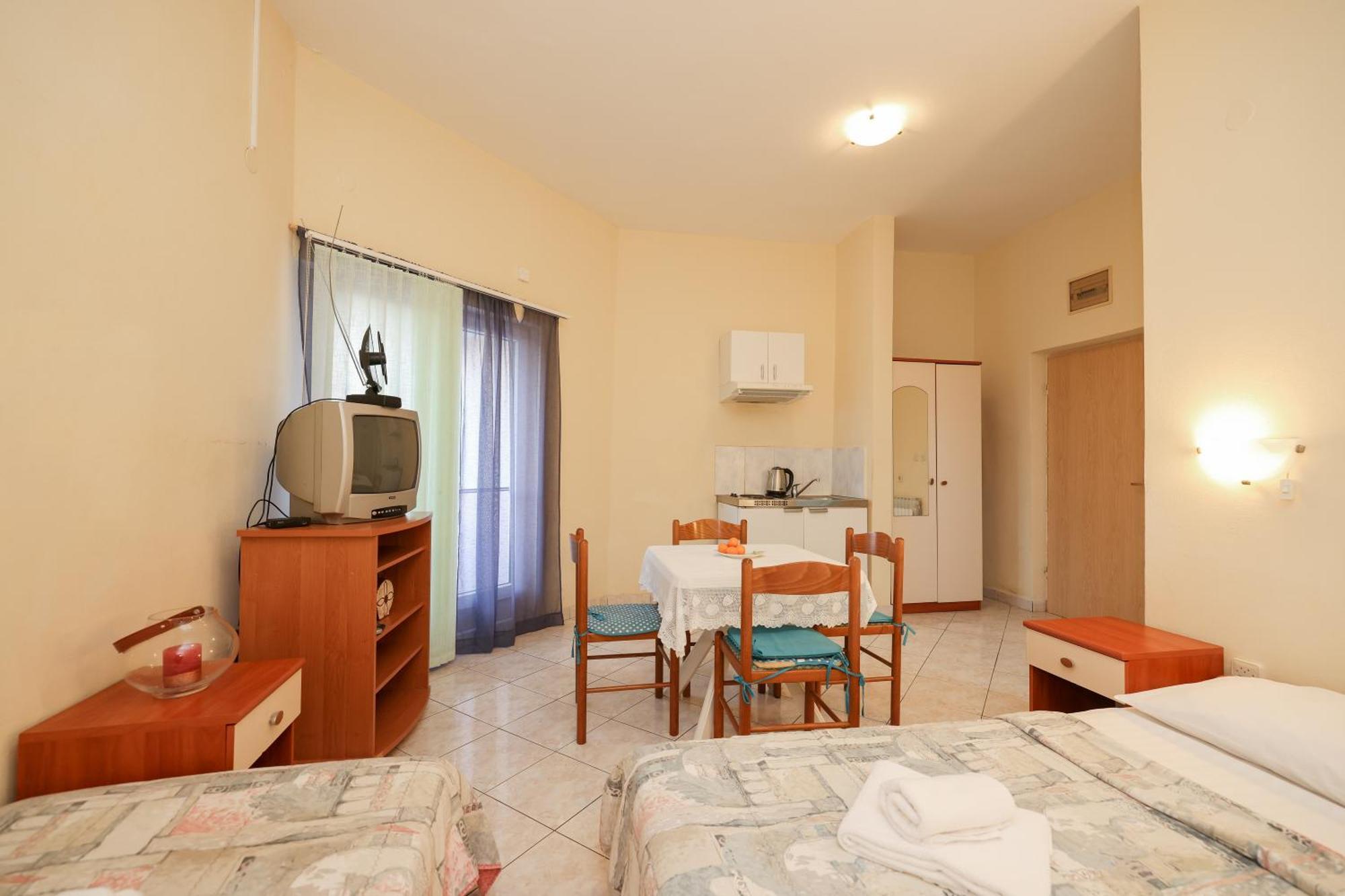 Beachfront Apartments Jermen Sukošan Extérieur photo