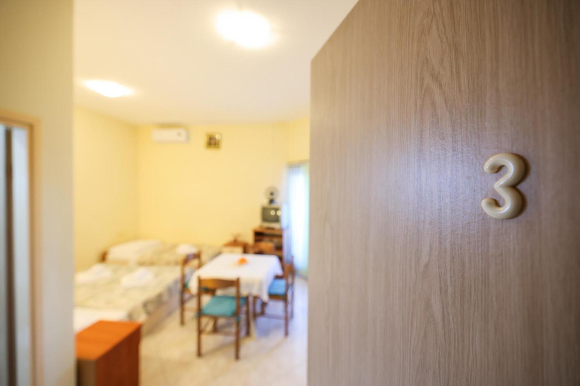 Beachfront Apartments Jermen Sukošan Extérieur photo