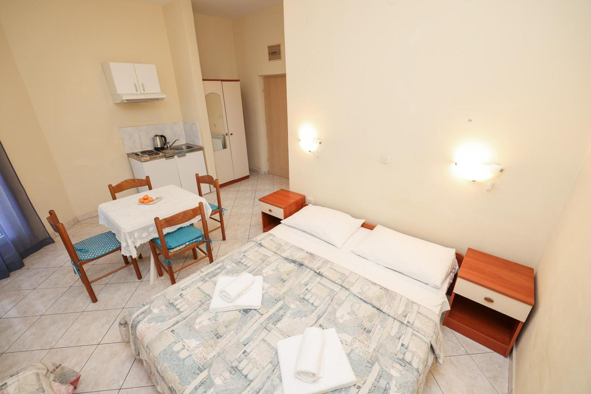 Beachfront Apartments Jermen Sukošan Extérieur photo