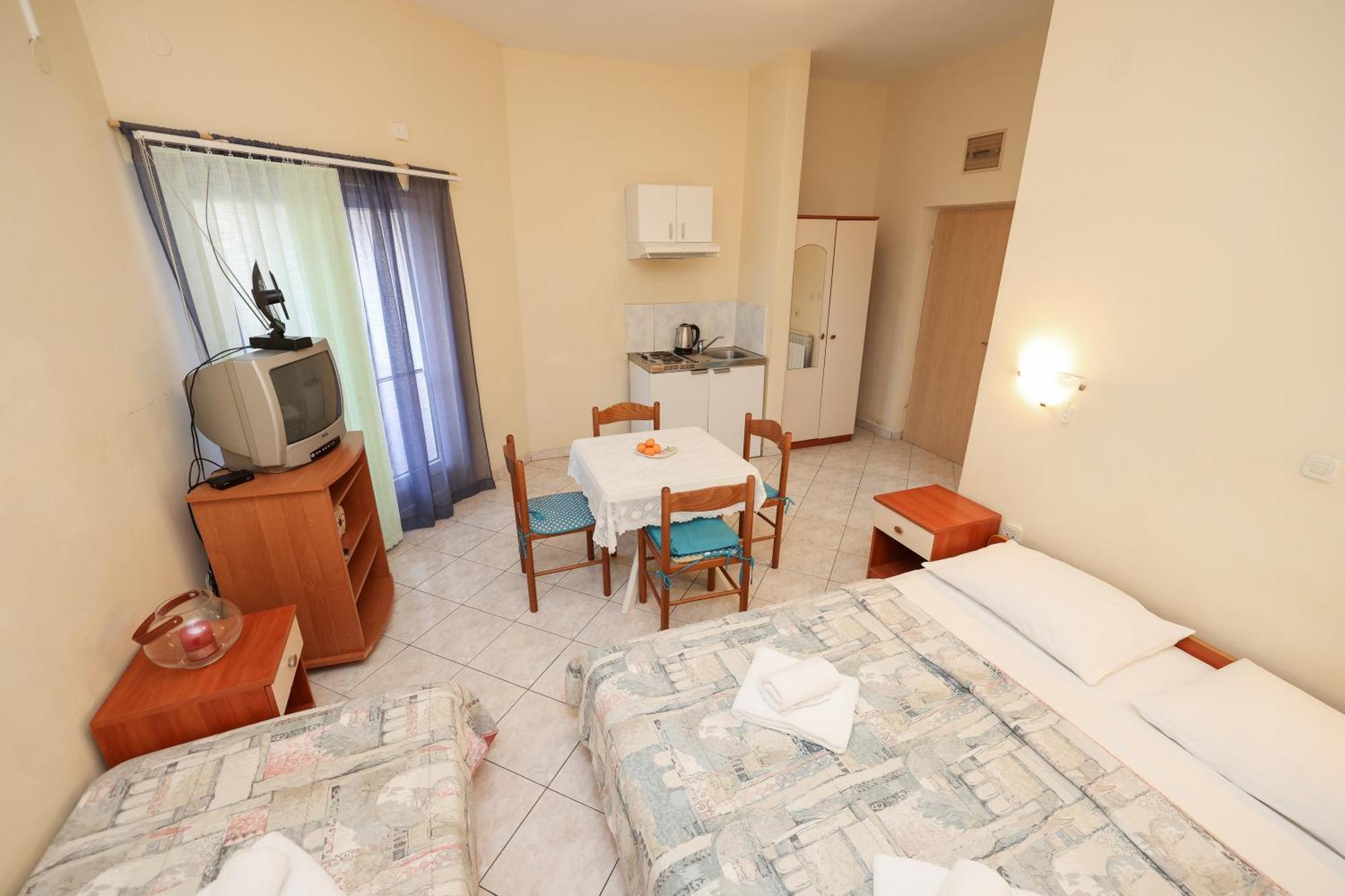 Beachfront Apartments Jermen Sukošan Extérieur photo