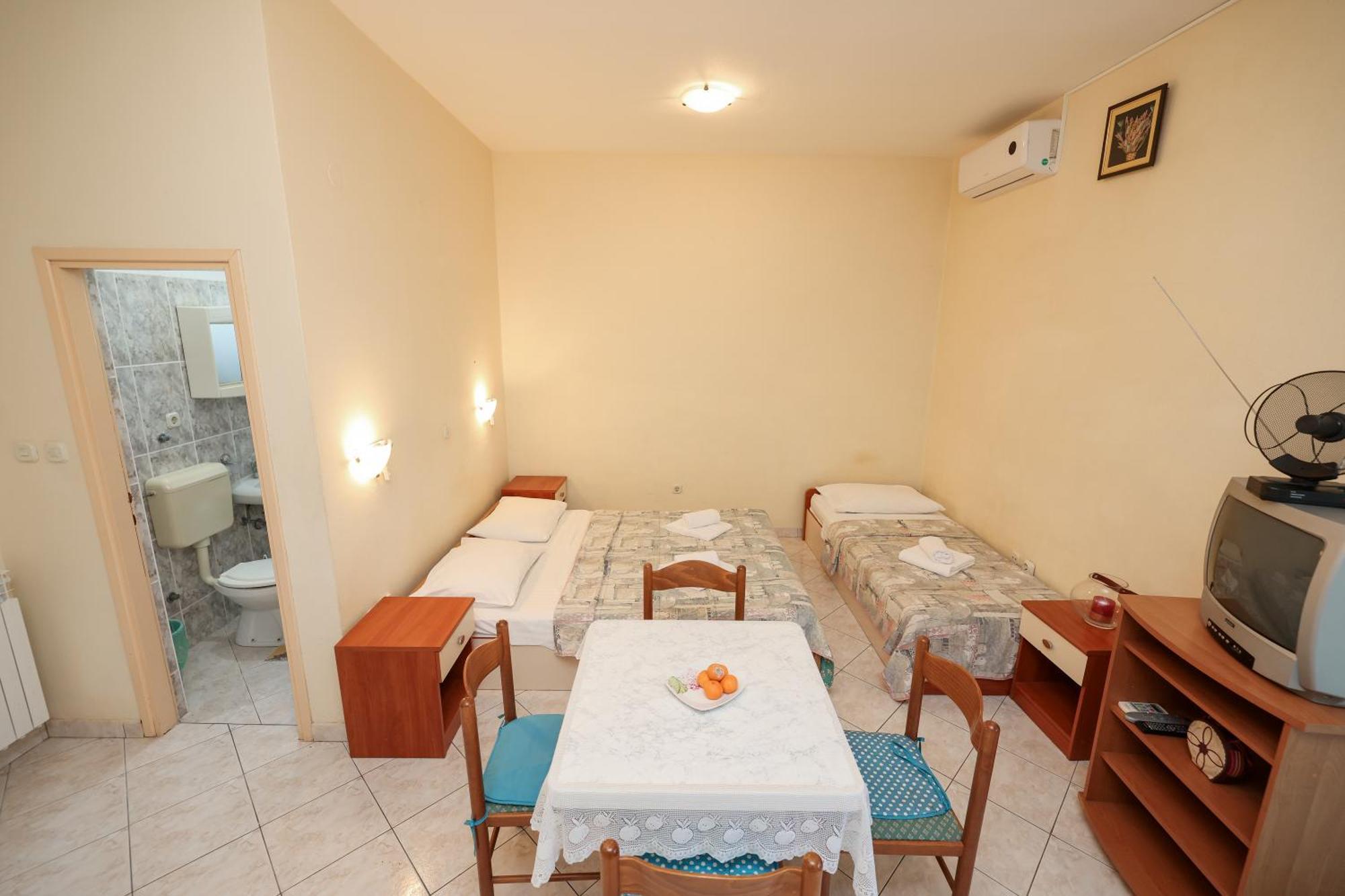 Beachfront Apartments Jermen Sukošan Extérieur photo